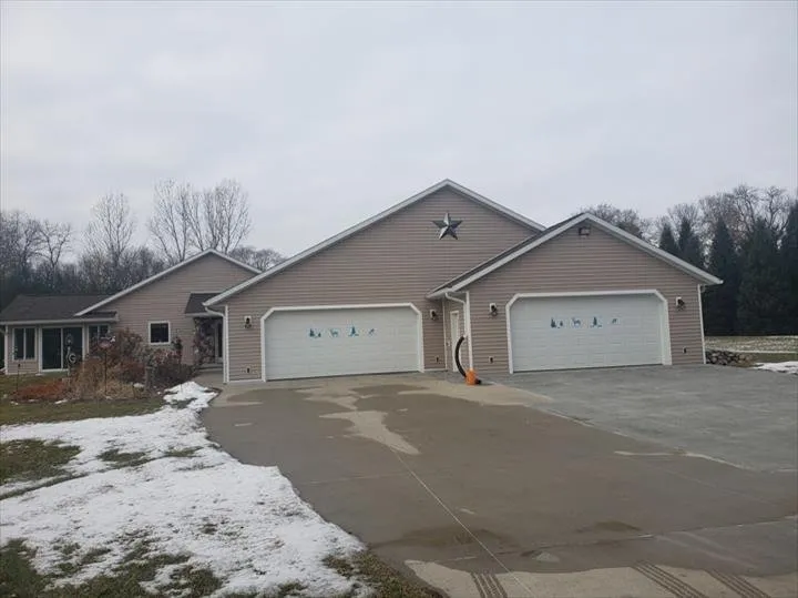 Licensed roof inspection experts serving Oxford, WI - K & S Builders of Wisconsin Dells