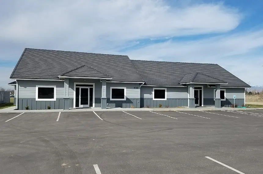 Slide of K D Roofing