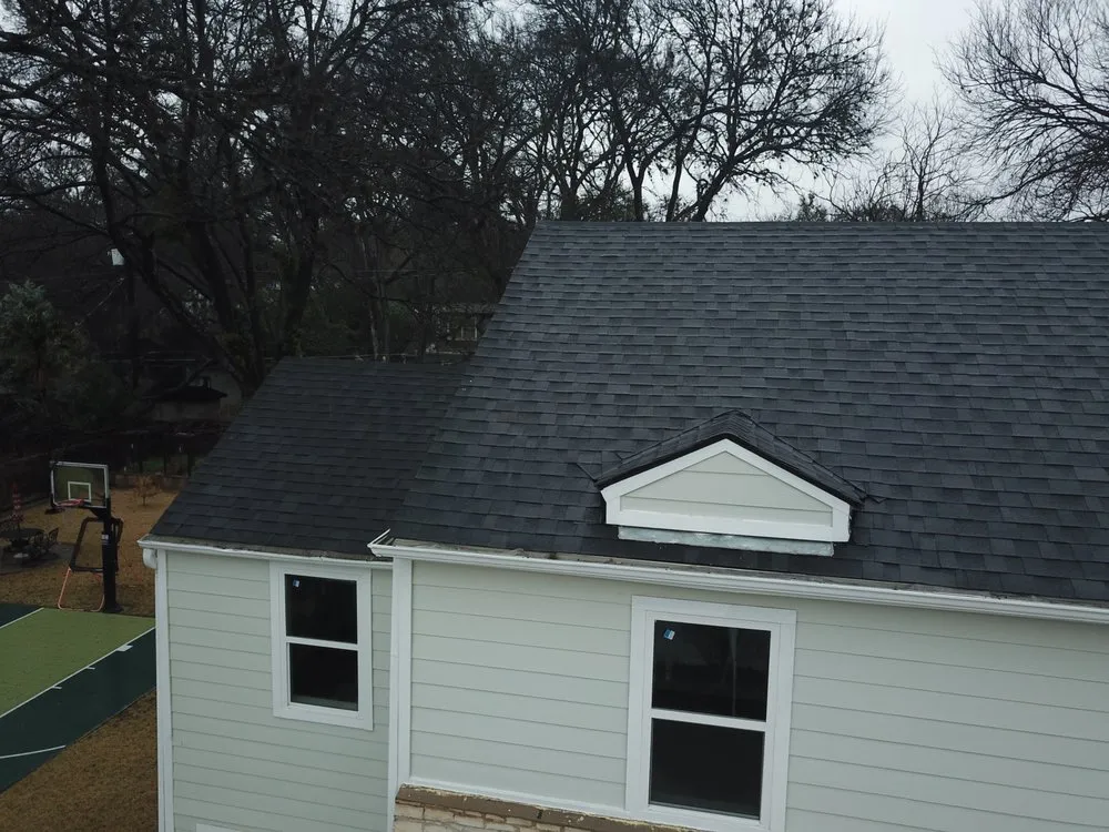 Slide of K&D Roofing