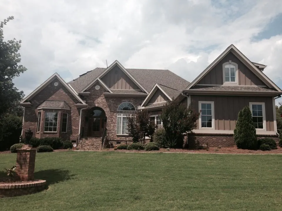 Slide of KEE Roofing