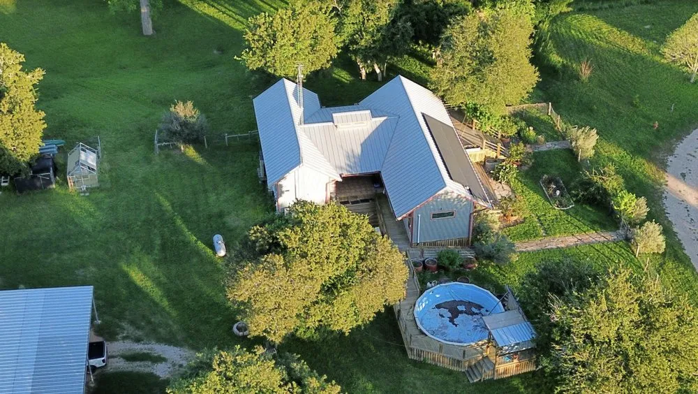 Slide of Kelly Construction