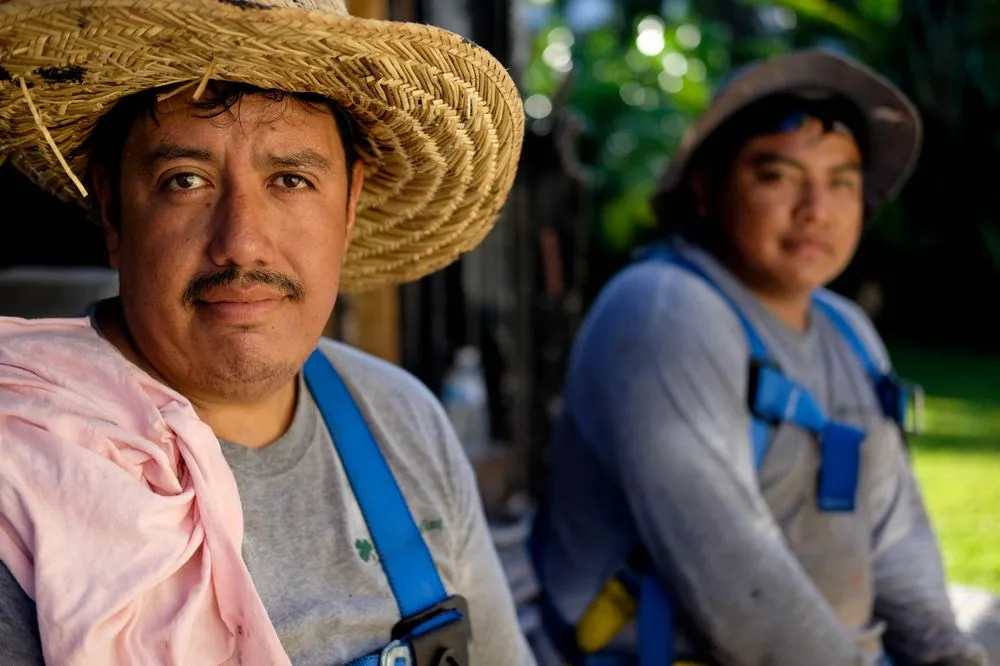 Slide of Kelly Roofing