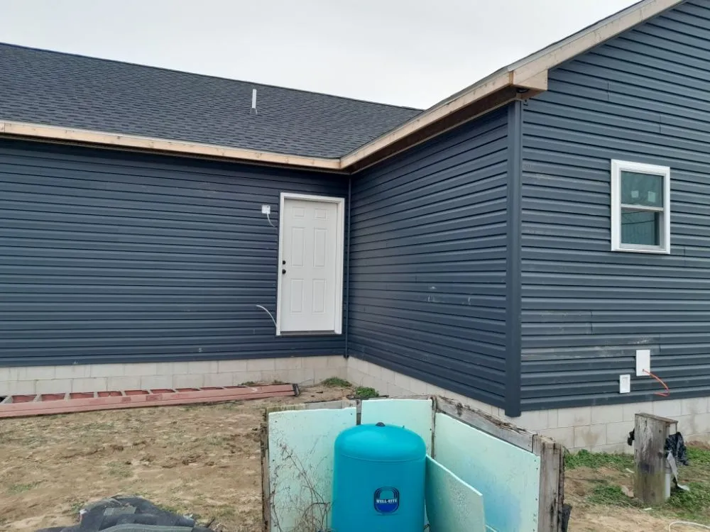 Licensed roof repair for fast service in Leipsic, DE by Kennedy Custom Remodeling