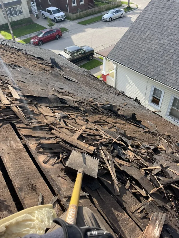 Slide of K&G Roofing