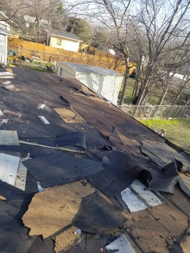 Slide of Kiaas Roofing