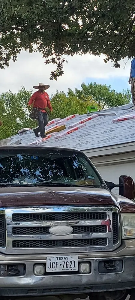 Slide of Kiaas Roofing