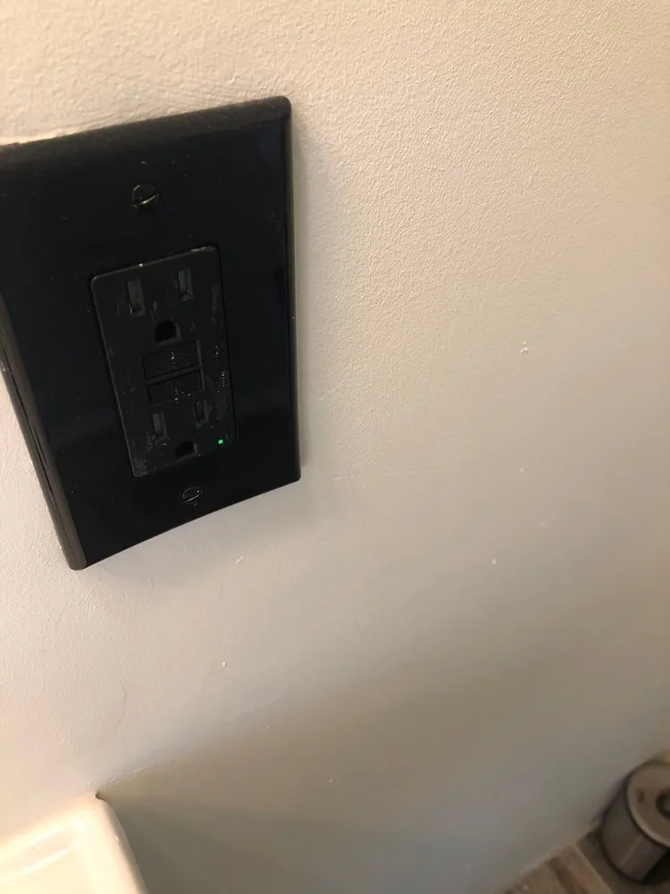 Slide of King Quality Roofing & Siding