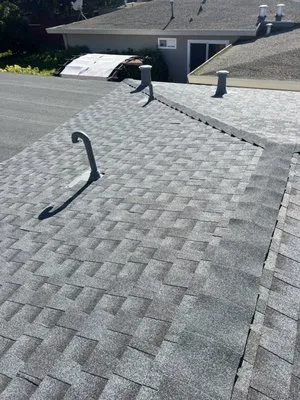 Kingbee Roofing Logo