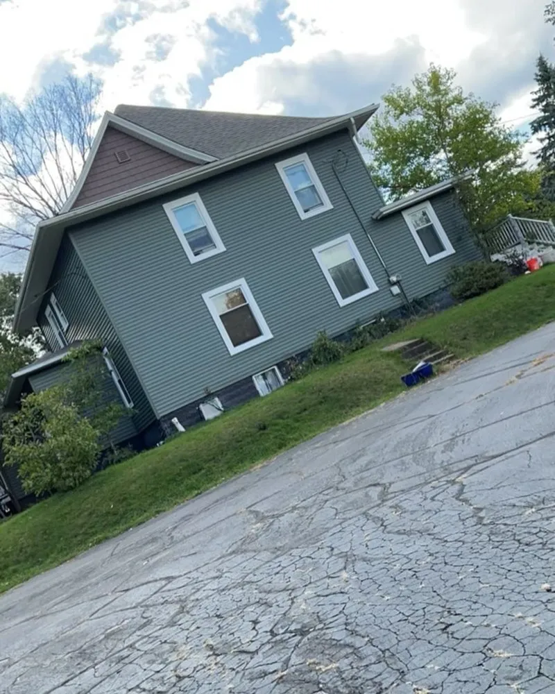 Slide of Kingpin Roofing