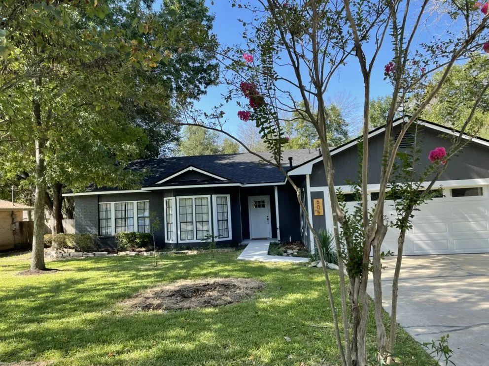 Slide of Kings Ranch Construction and Roofing
