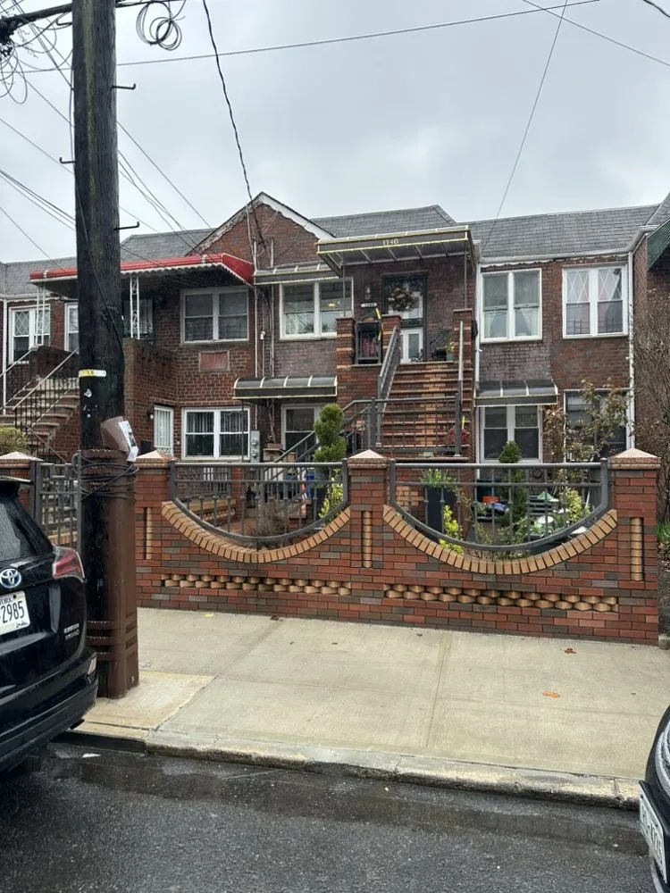 Slide of Kingstone Builder & Construction