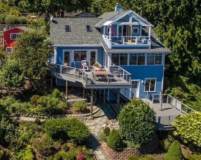 Slide of Kitsap Construction