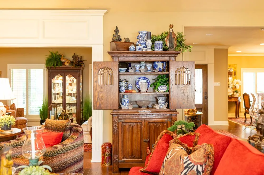 Slide of Kl Builders Interiors