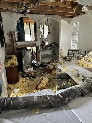 K&L Contractors Logo