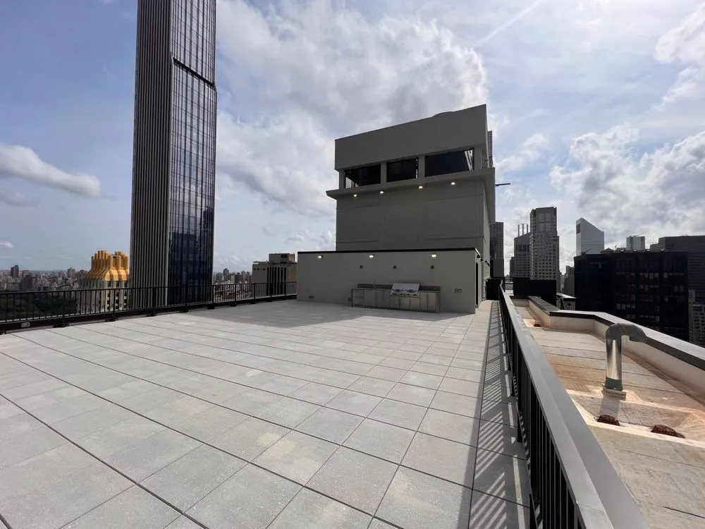 Slide of KLG Contracting Inc.