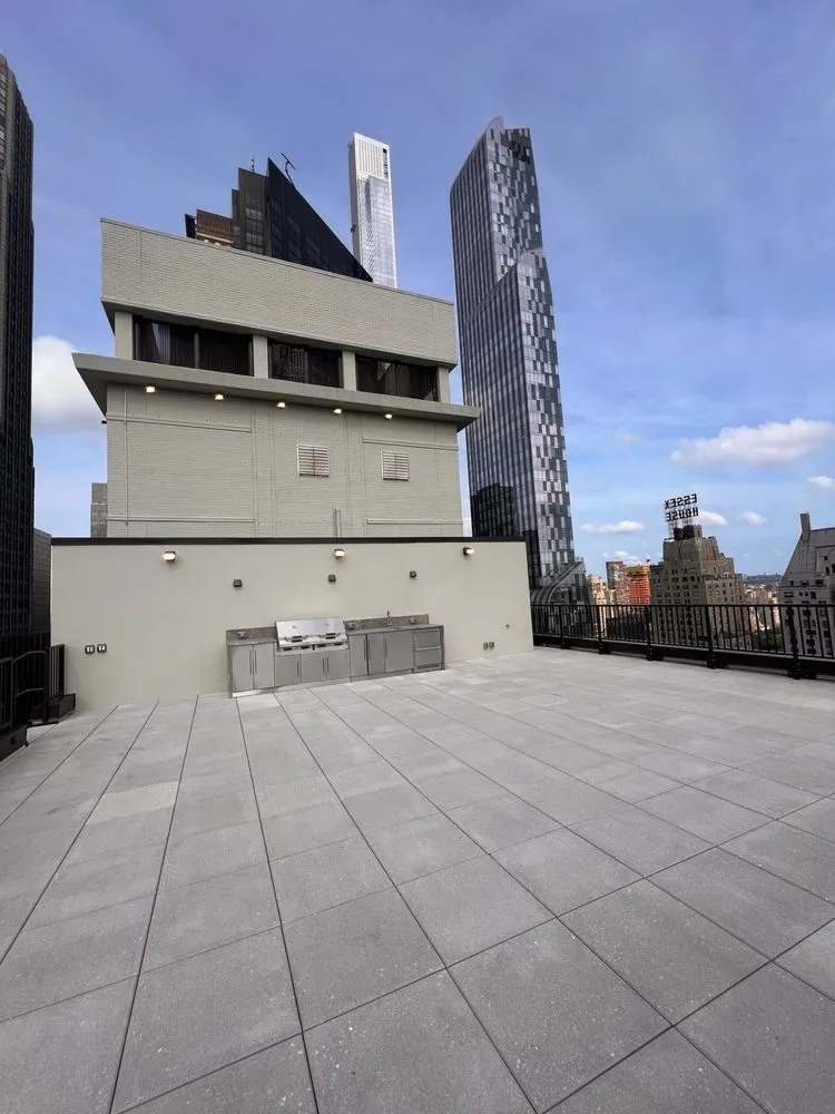 Slide of KLG Contracting Inc.