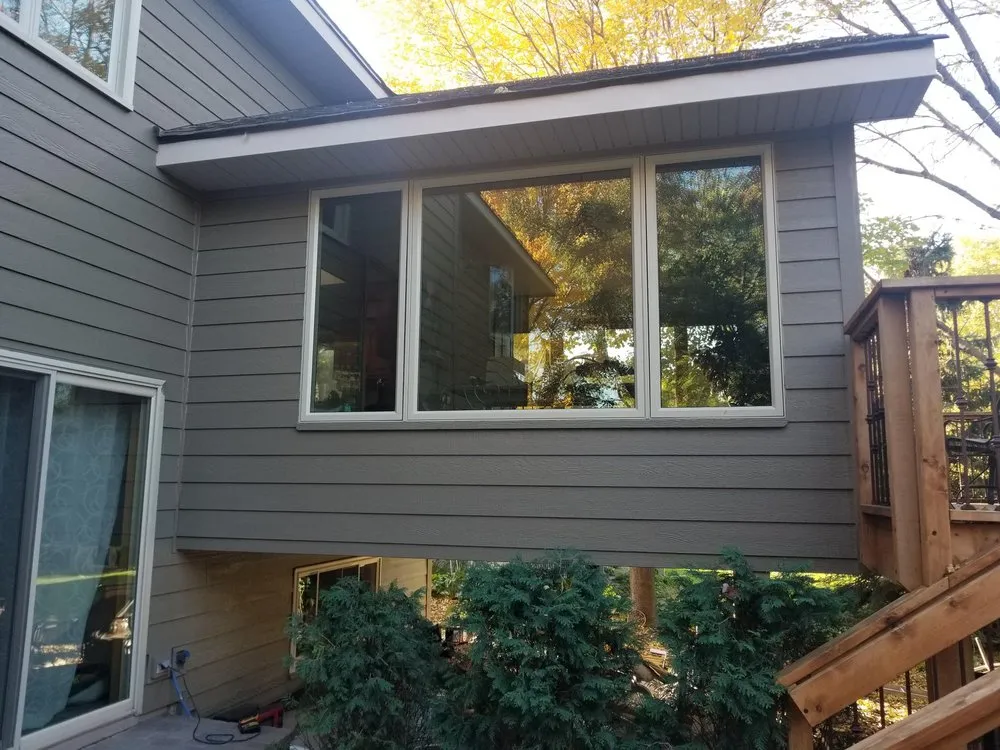 Slide of Klingelhut Window & Siding