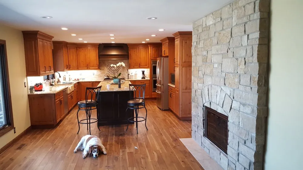 Slide of Klingelhut Window & Siding