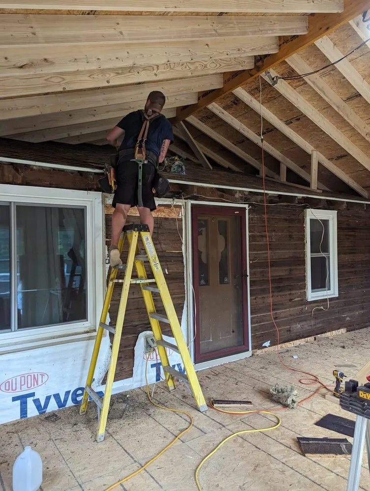 Trusted residential roofing service in Van Horne, IA - Kloos Construction