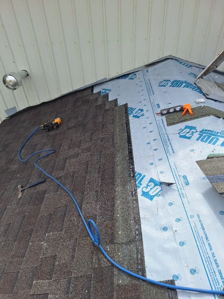 Slide of König Roofing