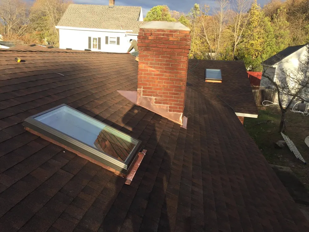Emergency roof leak repair in Lake Lincolnd, NY - Konma Construction
