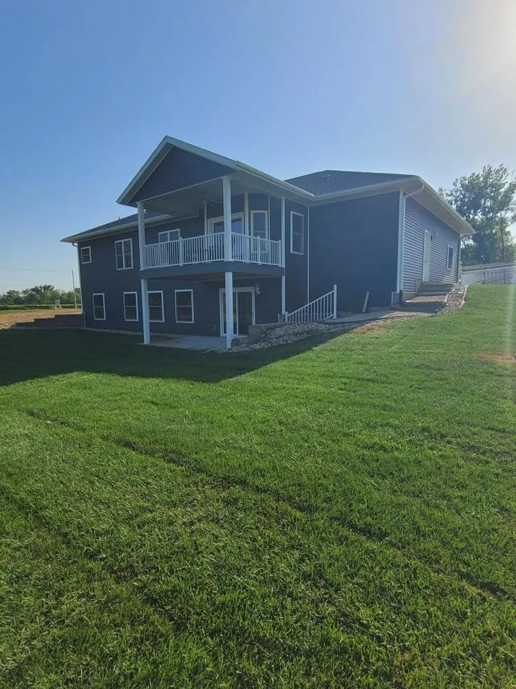 Licensed flat roof repair experts serving Hazleton, IA - Kout Construction