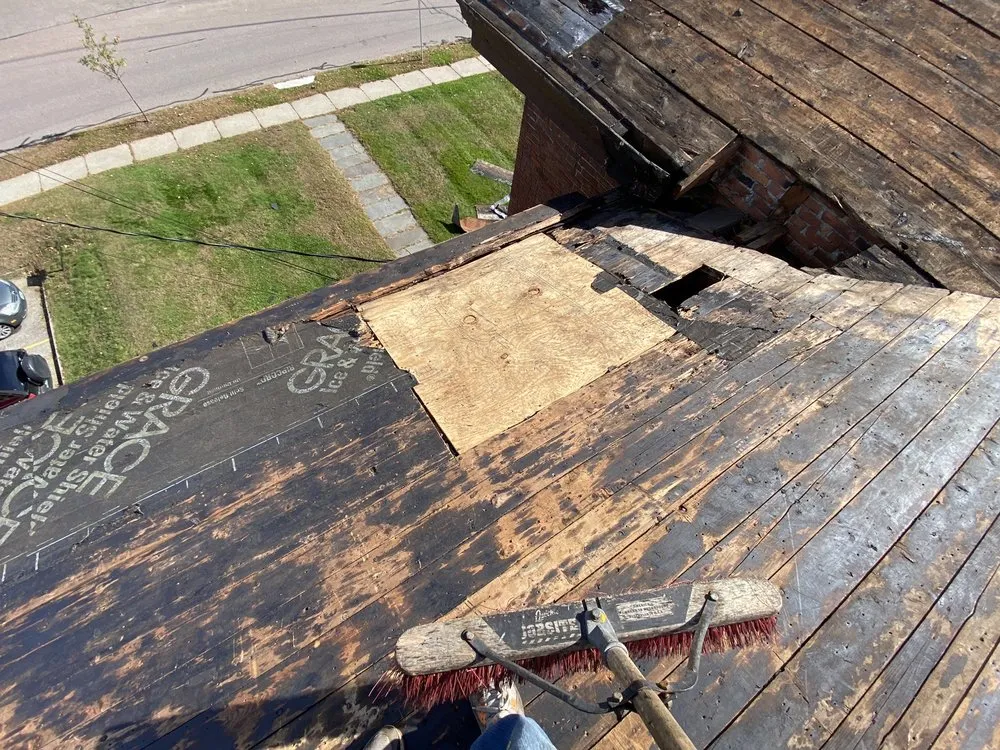 Slide of L & M Construction