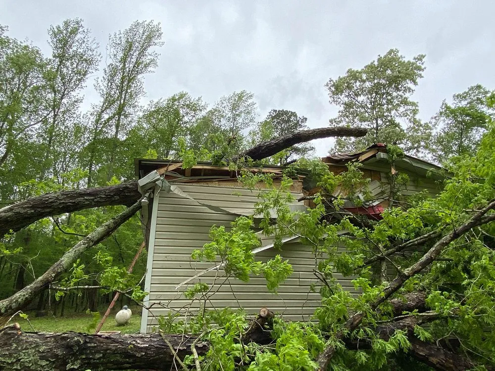 Slide of L & R Exteriors