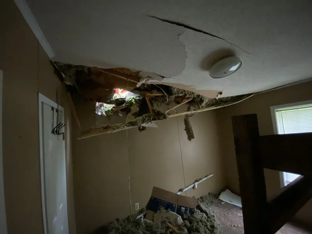 Slide of L & R Exteriors