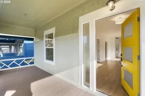 Slide of La Familia Construction