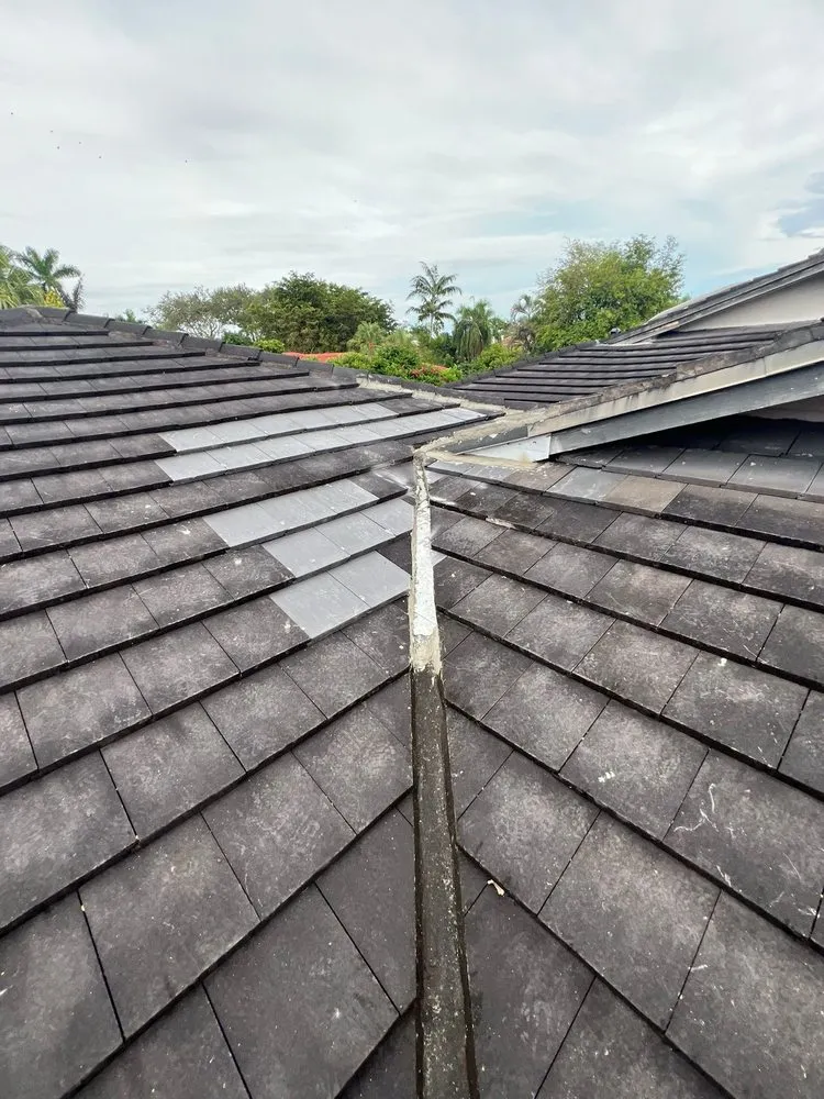 Slide of La Fe Roofing