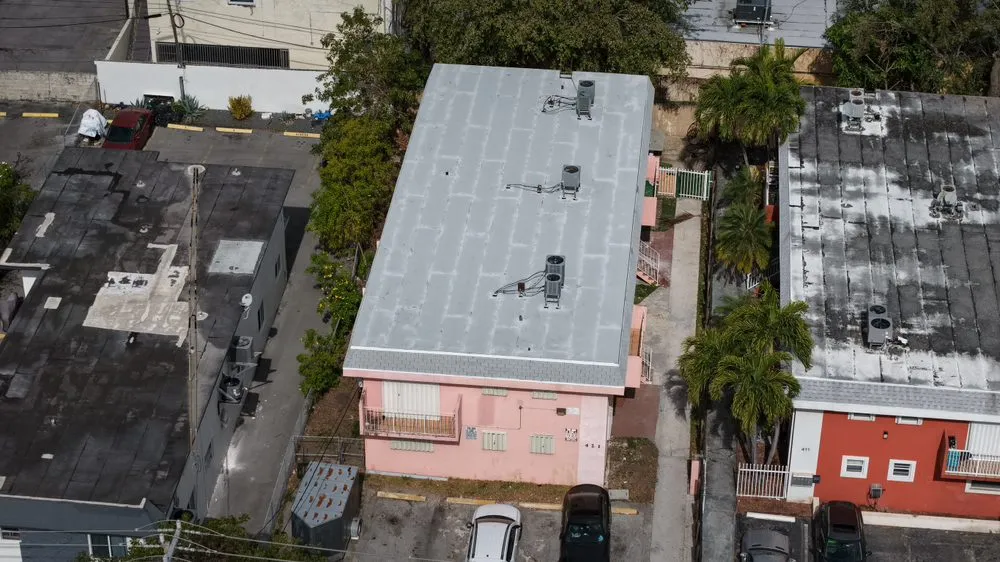 Slide of La Fe Roofing