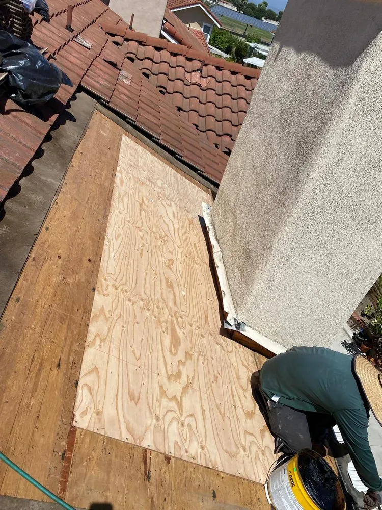 Slide of LA Roof Masters