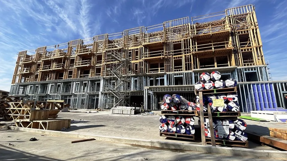 Slide of LA Roof Systems Corporation