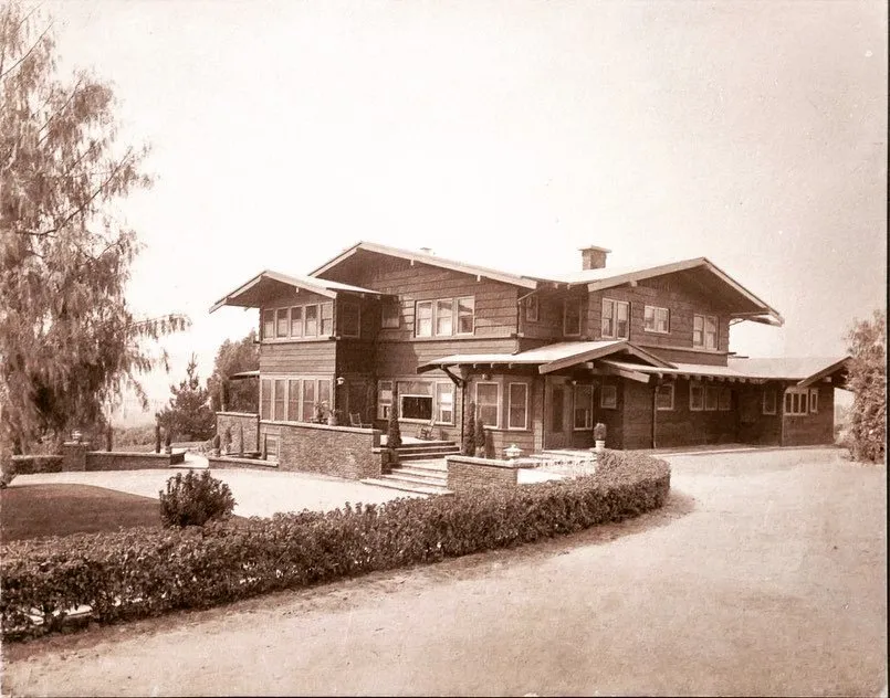 Slide of LA Roof Systems Corporation