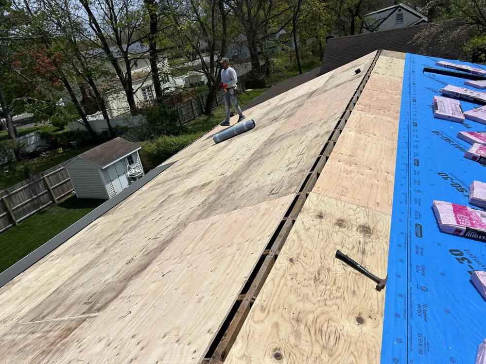 Slide of L&A Roofing