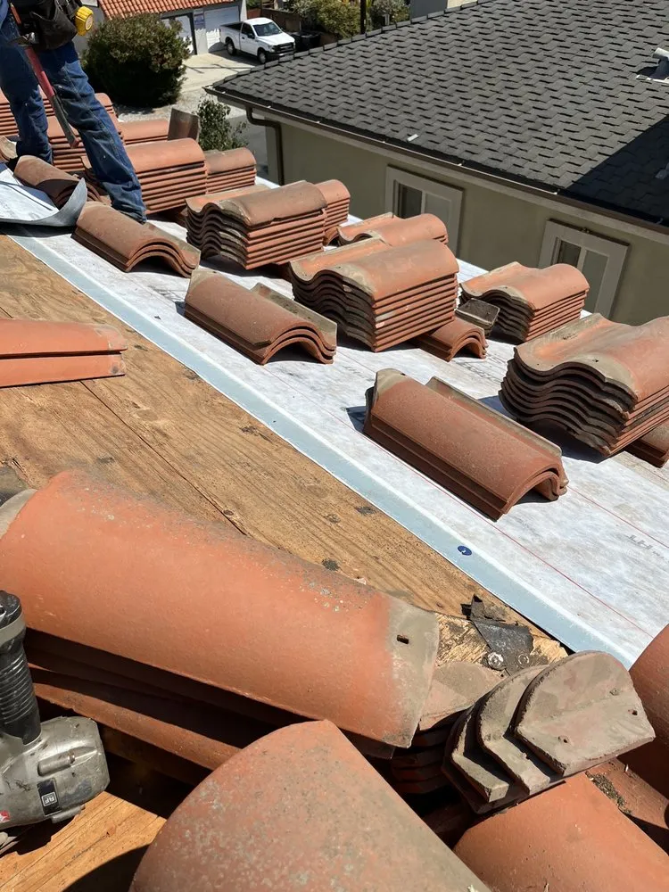 Slide of LA Roofing Services