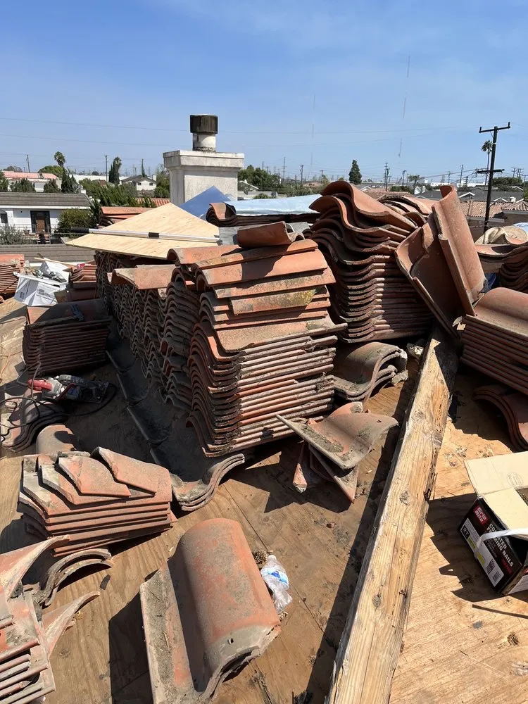 Slide of LA Roofing Services