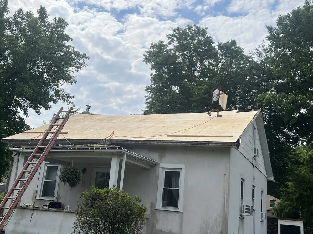 Slide of Lacovara Roofing