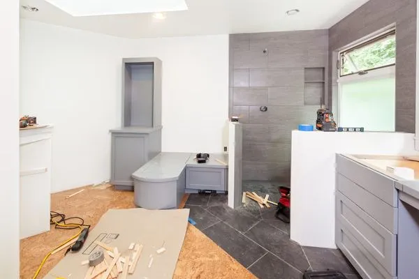 Lafayette Roofing & Siding Contractors Logo