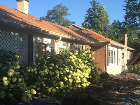 Expert roof leak repair experts serving La Grange Highlands, IL - LaGrange Roofing