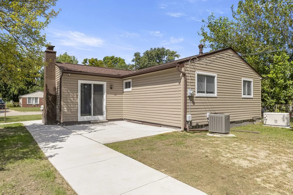 Slide of Lake Effect Exteriors