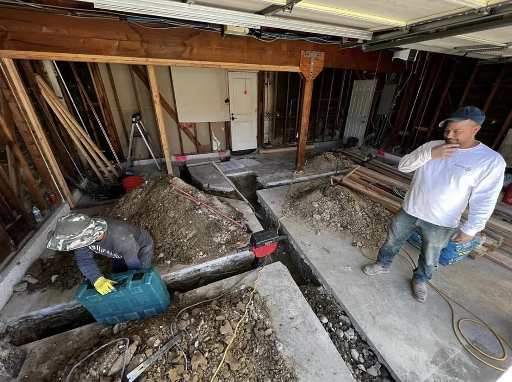 Slide of Lake House Builders