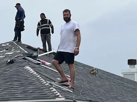 Lakefront Windows Roofing Siding Logo