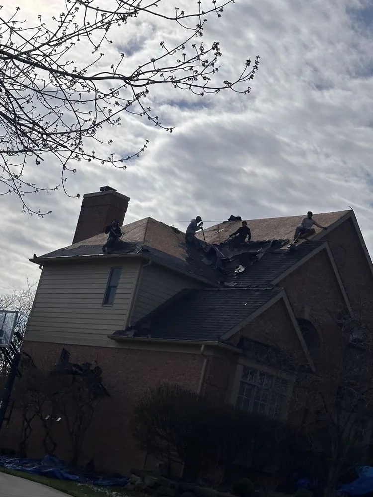 Slide of Lakes Roofing