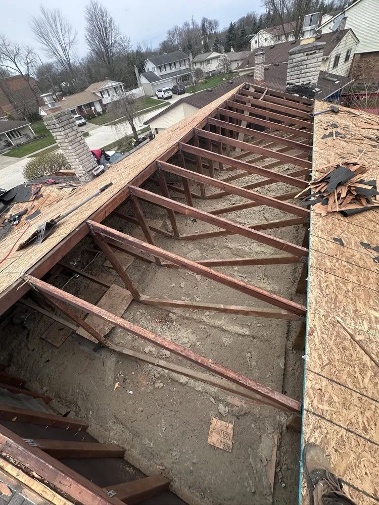 Slide of Lakes Roofing