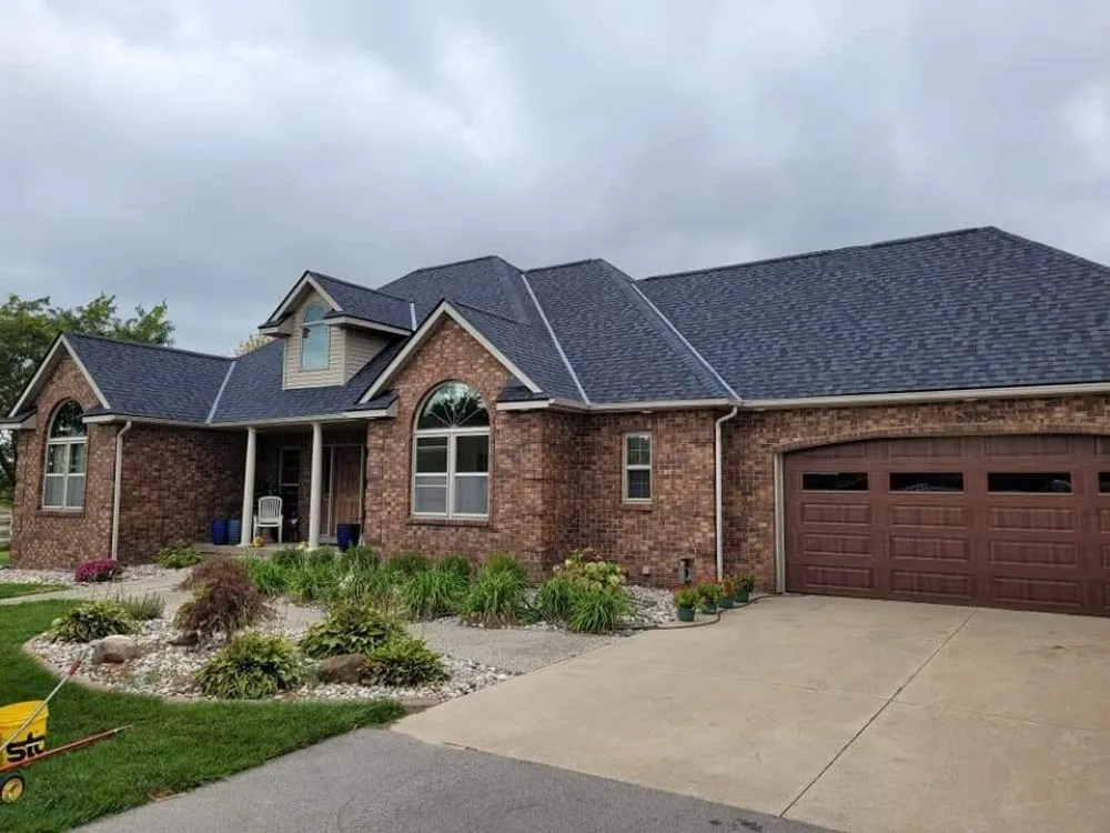 Slide of Lakeshore Roofing