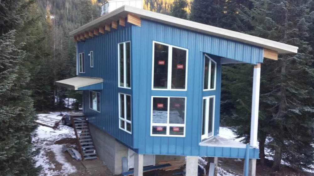 Slide of Lakeside Roofing