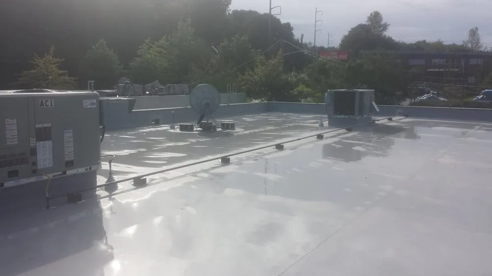 Slide of Lakeside Roofing