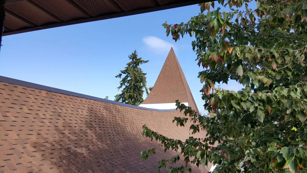 Slide of Lakeside Roofing